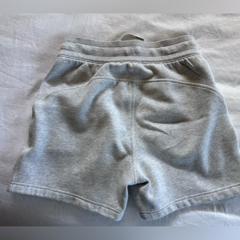 lululemon High Rise Scuba Short - Picture 2 of 3